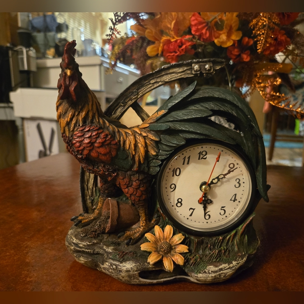 Source Unknown Rustic Rooster Clock with Multicolor Design - Picture 3 of 3